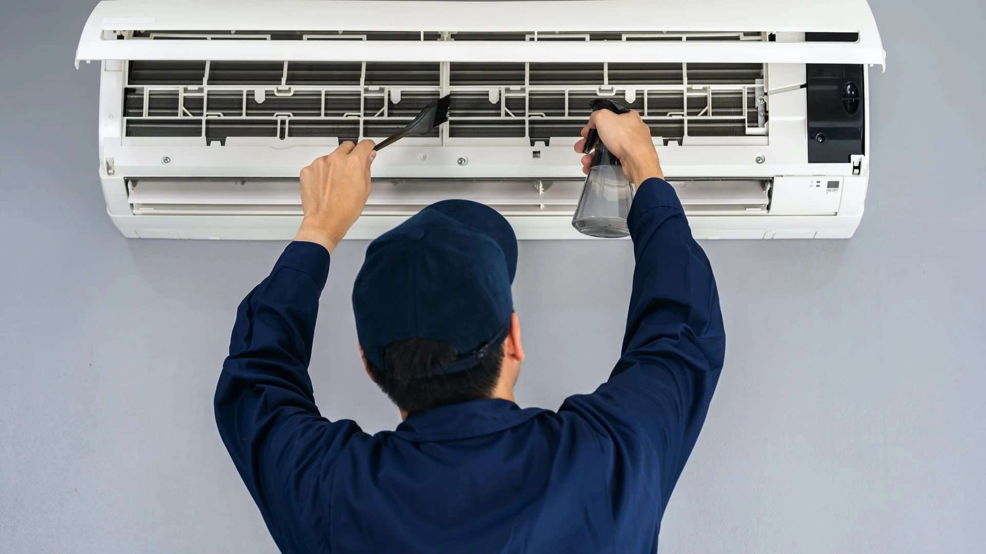 Ac Services in Ajman Industrial Dubai – خدمات التكييف