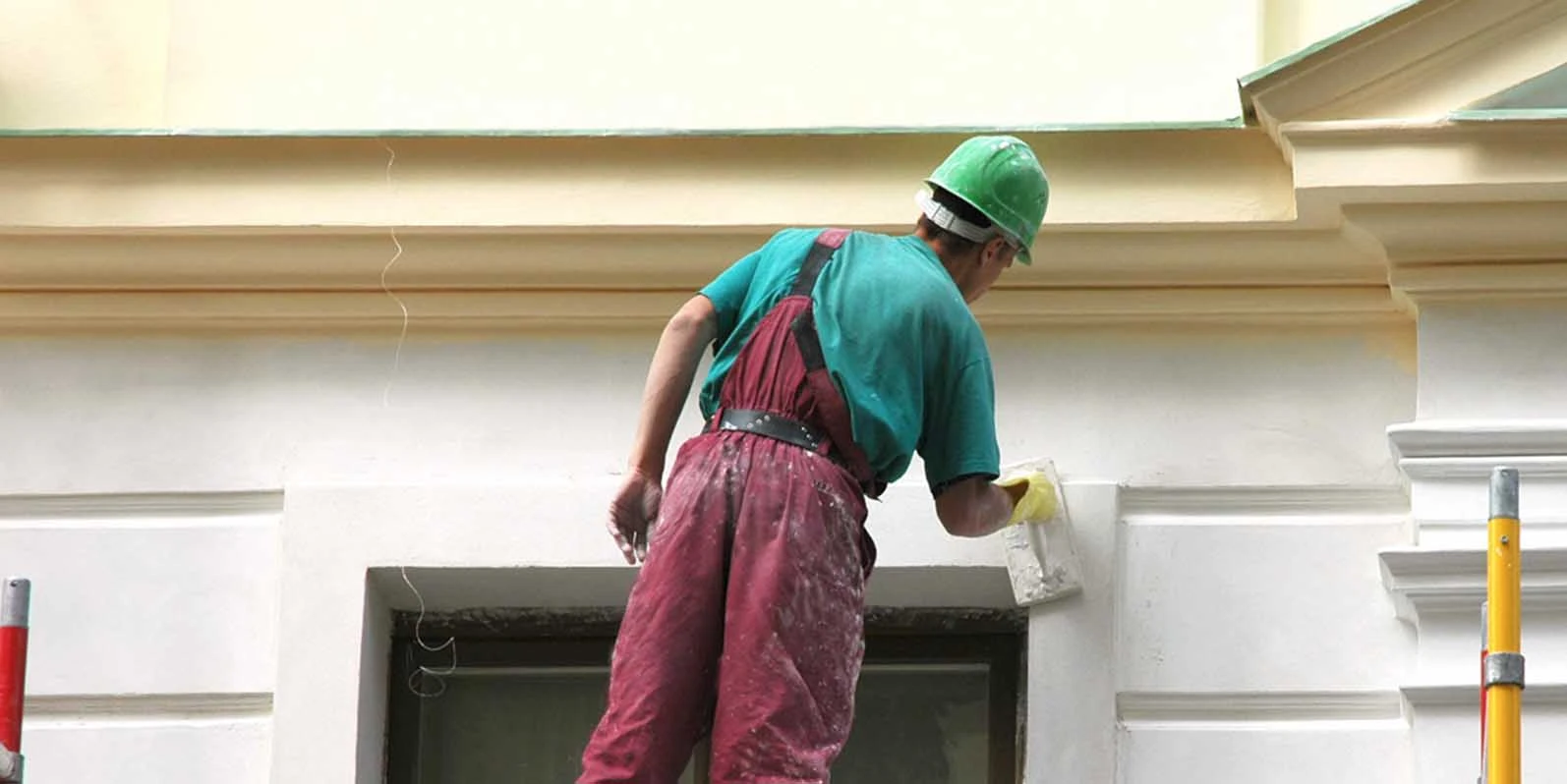 Peel-Proof Exterior Painting Dubai – Built to Survive the Desert Sun